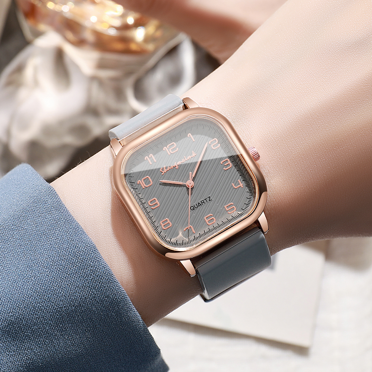 Moda Kare Kadın Saatler Rahat  - Silicone Band Women incelemesi ve fiyatı